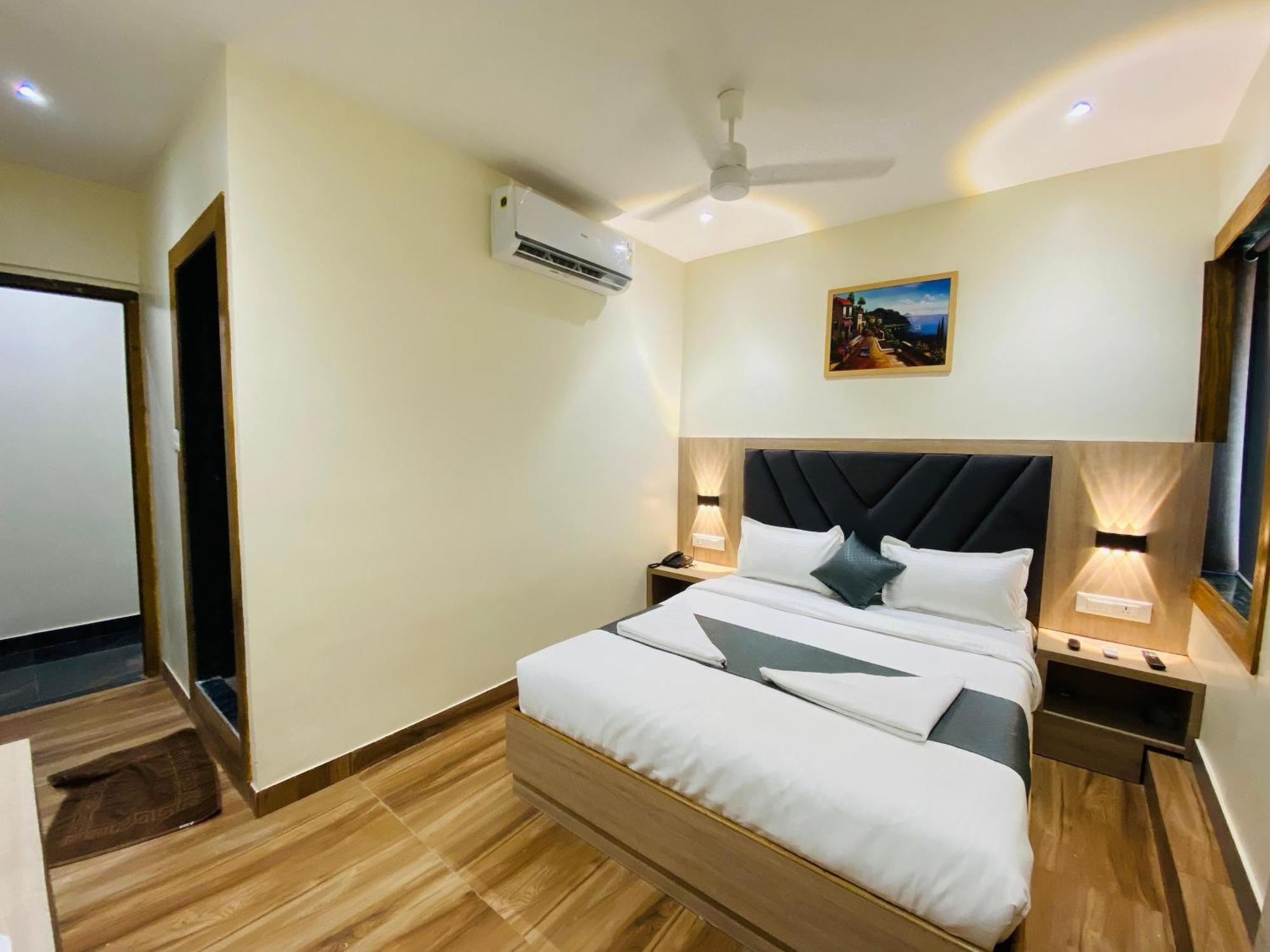 Wisma tamu Glitz Riza - Nr Nesco Exhibition Centre Goregaon